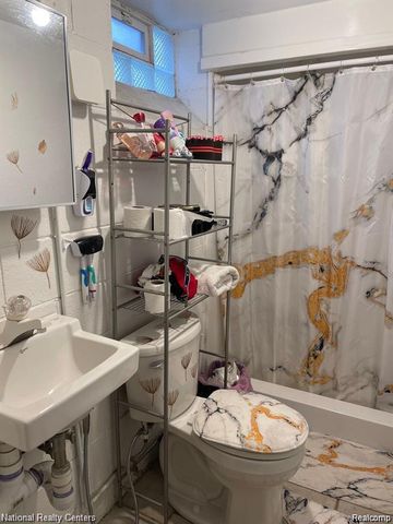 2000 Byrd Street, Dearborn, MI 48124