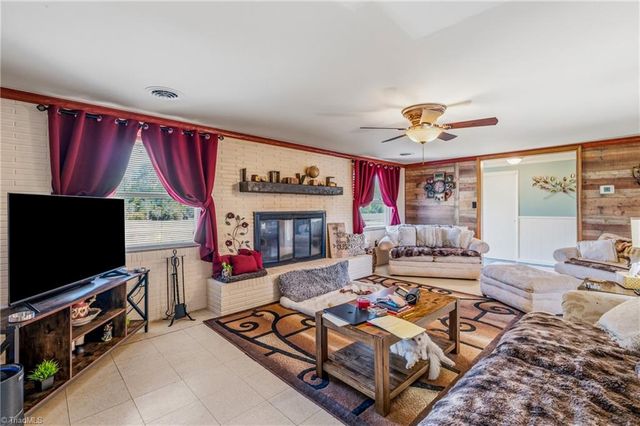 797 Hill Everhart Road, Lexington, NC 27295