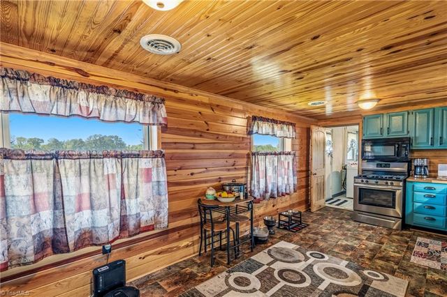797 Hill Everhart Road, Lexington, NC 27295