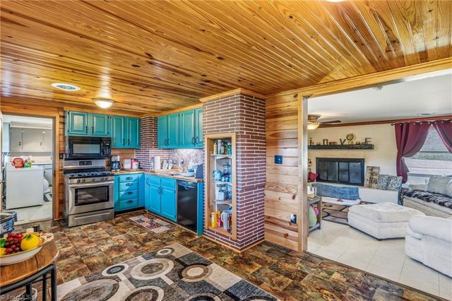797 Hill Everhart Road, Lexington, NC 27295
