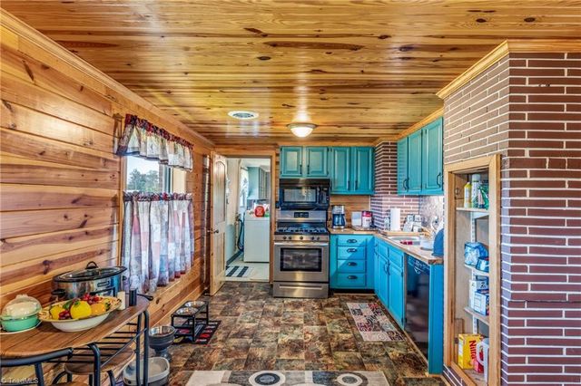 797 Hill Everhart Road, Lexington, NC 27295