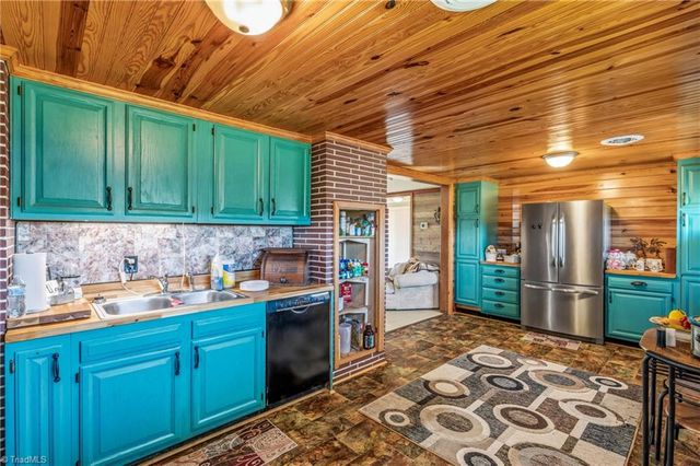 797 Hill Everhart Road, Lexington, NC 27295