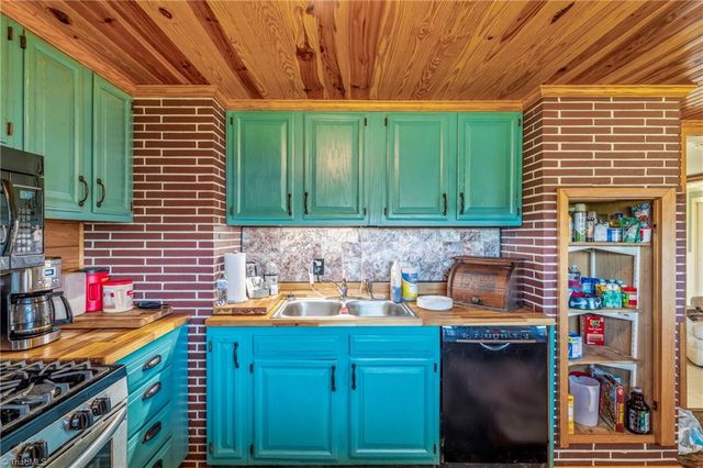 797 Hill Everhart Road, Lexington, NC 27295