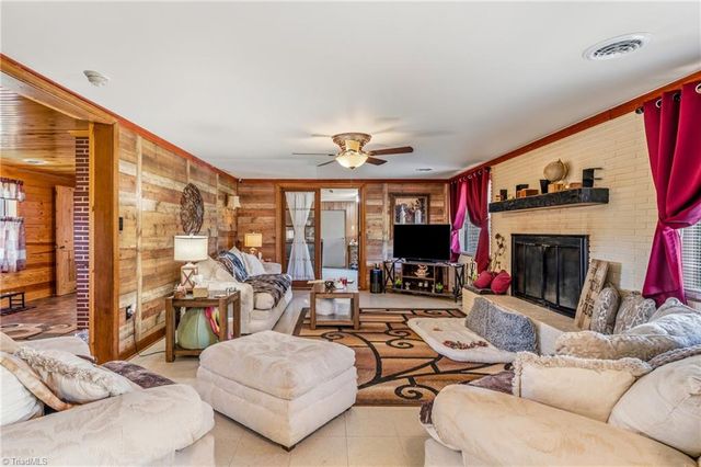 797 Hill Everhart Road, Lexington, NC 27295