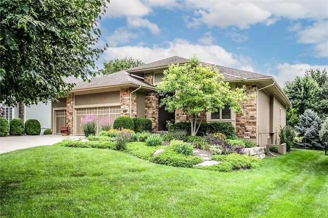 9111 W 157th Terrace, Overland Park, KS 66221