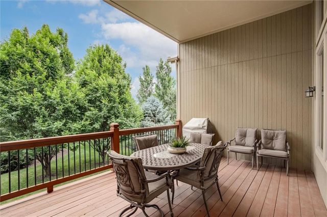 9111 W 157th Terrace, Overland Park, KS 66221