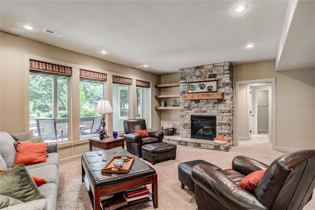 9111 W 157th Terrace, Overland Park, KS 66221