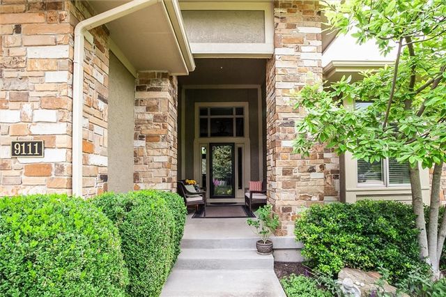 9111 W 157th Terrace, Overland Park, KS 66221