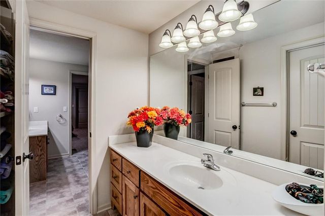 9111 W 157th Terrace, Overland Park, KS 66221