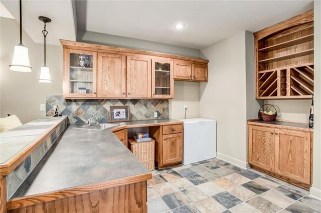 9111 W 157th Terrace, Overland Park, KS 66221