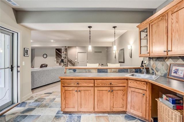 9111 W 157th Terrace, Overland Park, KS 66221