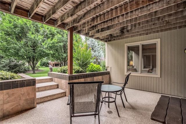9111 W 157th Terrace, Overland Park, KS 66221