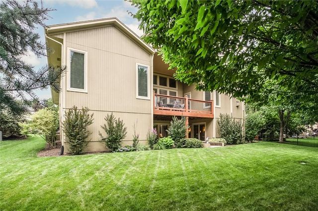 9111 W 157th Terrace, Overland Park, KS 66221