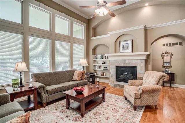 9111 W 157th Terrace, Overland Park, KS 66221