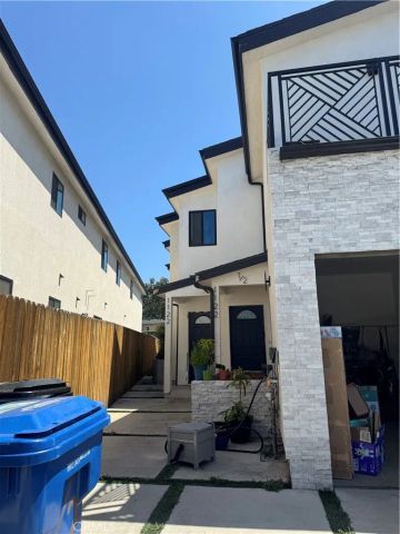 1122 E 94th Street, Los Angeles, CA 90002