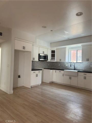 1122 E 94th Street, Los Angeles, CA 90002