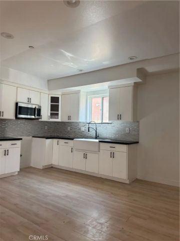1122 E 94th Street, Los Angeles, CA 90002