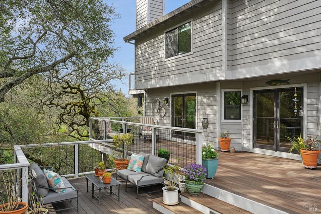 5146 Vista Grande Dr, Santa Rosa, CA 95403