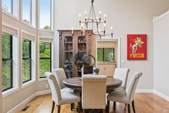 5146 Vista Grande Dr, Santa Rosa, CA 95403