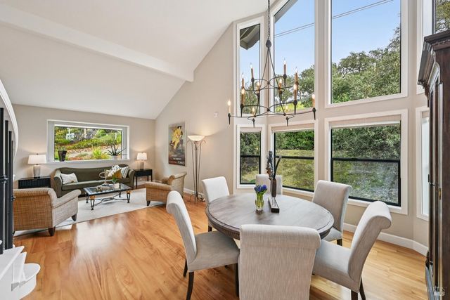 5146 Vista Grande Dr, Santa Rosa, CA 95403