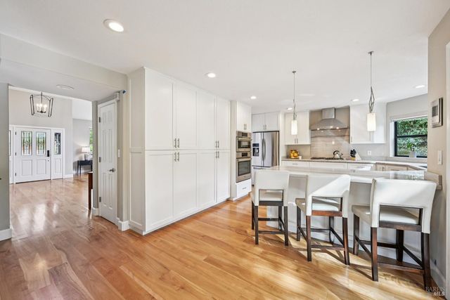 5146 Vista Grande Dr, Santa Rosa, CA 95403