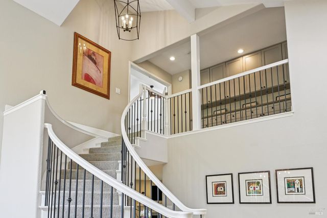 5146 Vista Grande Dr, Santa Rosa, CA 95403