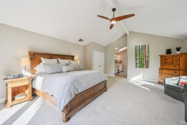 5146 Vista Grande Dr, Santa Rosa, CA 95403