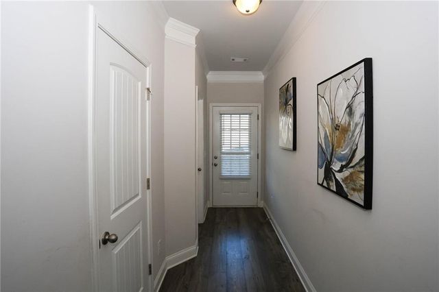 154 Laurel Cove Drive, Hoschton, GA 30548