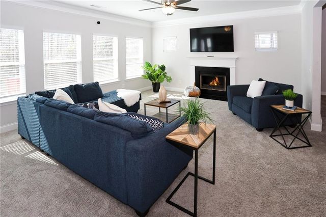 154 Laurel Cove Drive, Hoschton, GA 30548