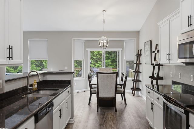 40478 Oakbrook Drive, Sterling Heights, MI 48310