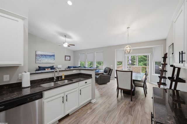 40478 Oakbrook Drive, Sterling Heights, MI 48310