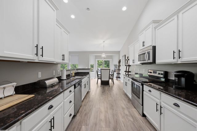 40478 Oakbrook Drive, Sterling Heights, MI 48310