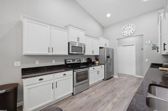 40478 Oakbrook Drive, Sterling Heights, MI 48310
