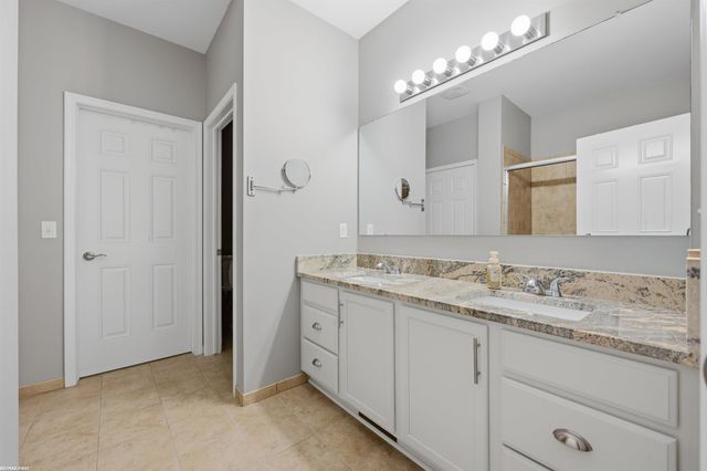40478 Oakbrook Drive, Sterling Heights, MI 48310