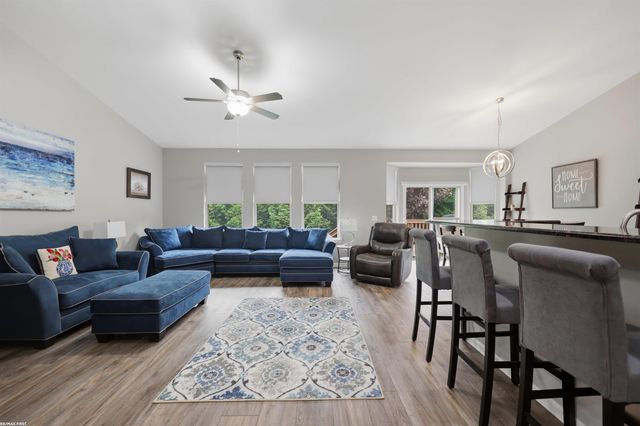 40478 Oakbrook Drive, Sterling Heights, MI 48310