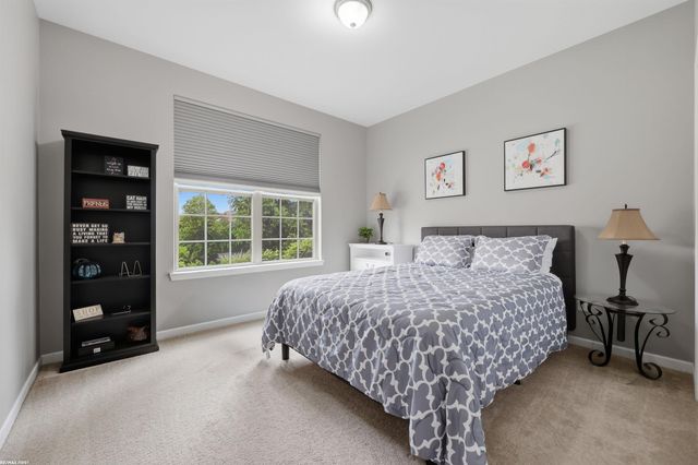 40478 Oakbrook Drive, Sterling Heights, MI 48310