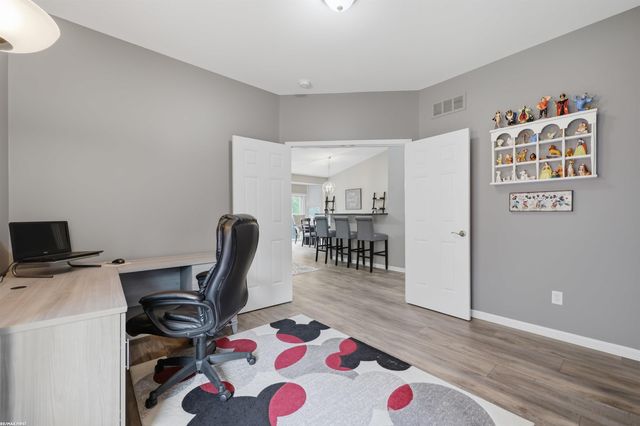 40478 Oakbrook Drive, Sterling Heights, MI 48310