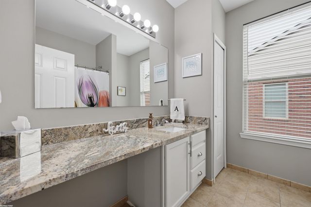 40478 Oakbrook Drive, Sterling Heights, MI 48310