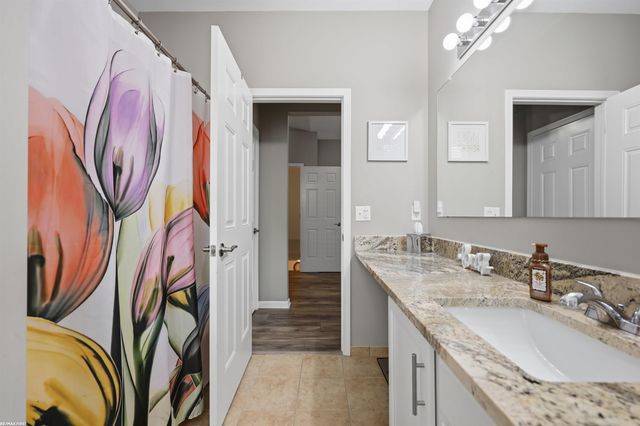 40478 Oakbrook Drive, Sterling Heights, MI 48310