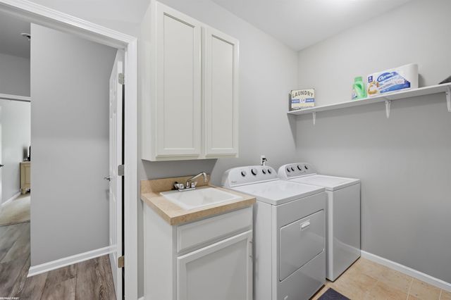 40478 Oakbrook Drive, Sterling Heights, MI 48310