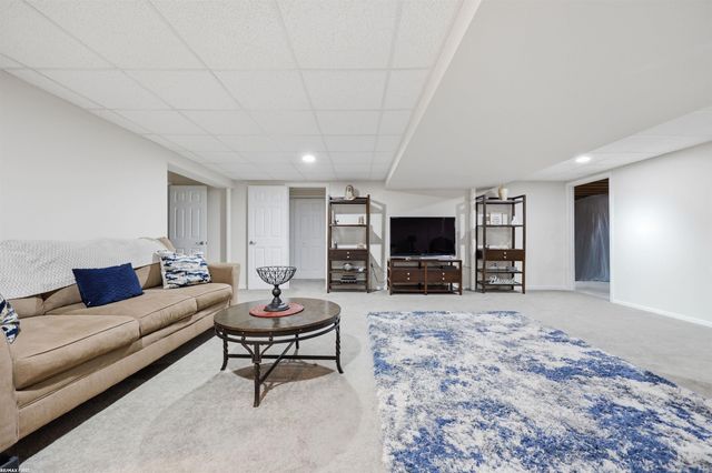 40478 Oakbrook Drive, Sterling Heights, MI 48310