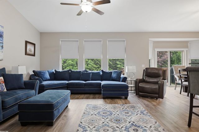 40478 Oakbrook Drive, Sterling Heights, MI 48310
