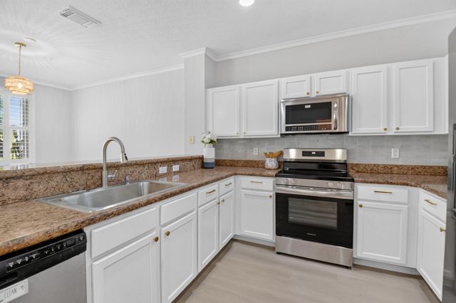 3085 N EVERGREEN Circle, Boynton Beach, FL 33426