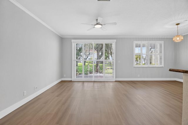 3085 N EVERGREEN Circle, Boynton Beach, FL 33426