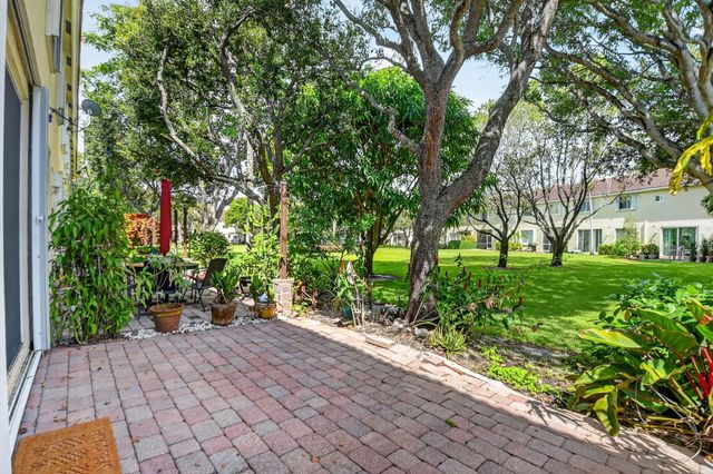 3085 N EVERGREEN Circle, Boynton Beach, FL 33426