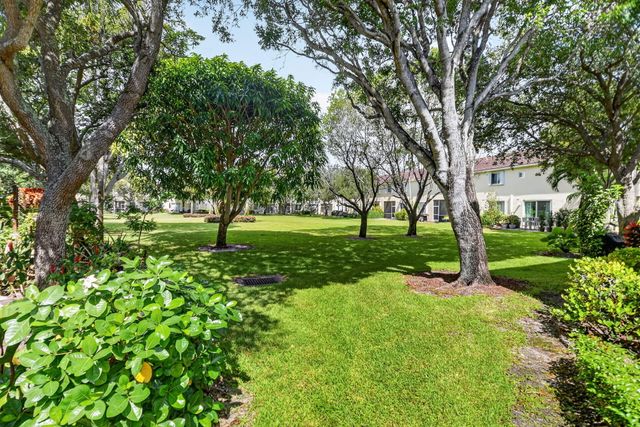 3085 N EVERGREEN Circle, Boynton Beach, FL 33426