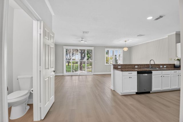 3085 N EVERGREEN Circle, Boynton Beach, FL 33426