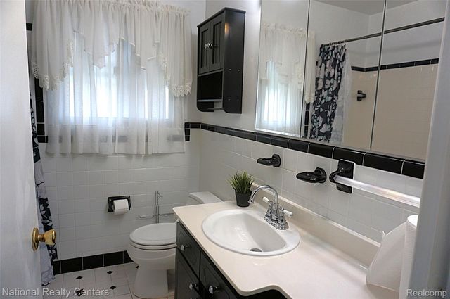 32547 Avondale Street, Westland, MI 48186