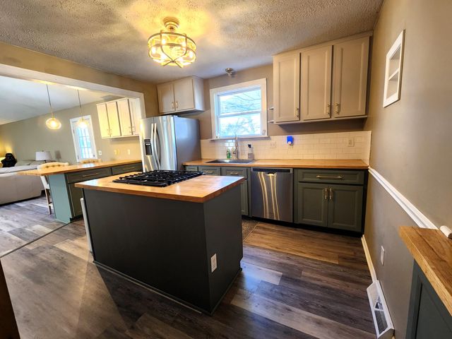 2444 Harding Avenue, Muskegon City, MI 49441