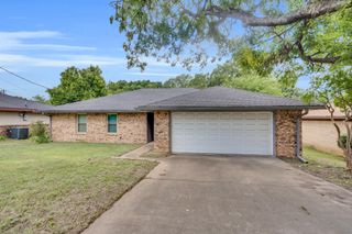 1767 Meadow Crest Lane, Duncanville, TX 75137